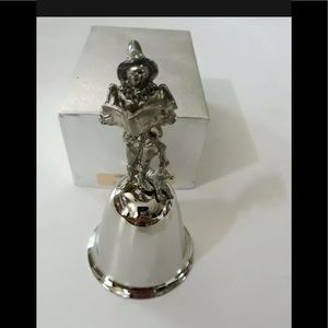 LUNT SILVERSMITH U.S.A. CAROLER ANNUAL BELL" (CH-410)